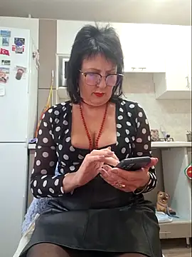 Snapshot of LaliaMia chatting on 09.18.25 LaliaMia online show from 09.18.25