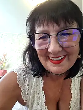 Snapshot of LaliaMia chatting on 10.14.25 LaliaMia online show from 10.14.25