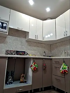 Snapshot of LaliaMia chatting on 10.24.25 LaliaMia online show from 10.24.25