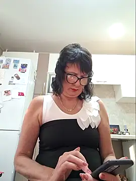 Snapshot of LaliaMia chatting on 11.03.25 LaliaMia online show from 11.03.25