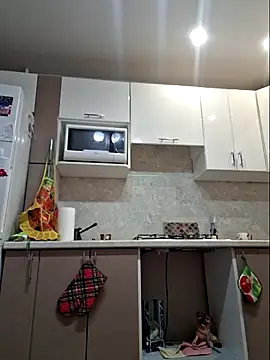 Snapshot of LaliaMia chatting on 11.08.25 LaliaMia online show from 11.08.25