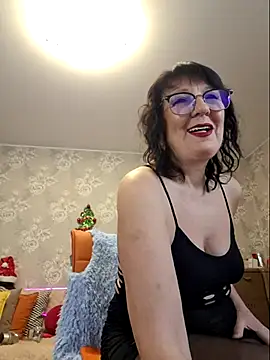 Snapshot of LaliaMia chatting on 11.14.25 LaliaMia online show from 11.14.25