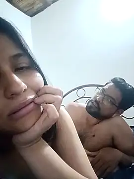 Snapshot of SantiMia chatting on 04.06.26 SantiMia online show from 04.06.26