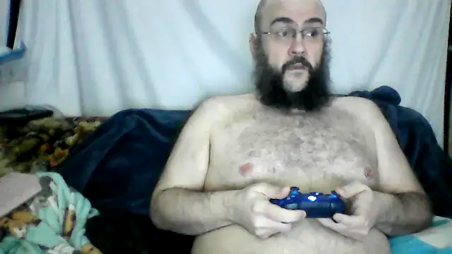 Snapshot of BriTheTopBear chatting on 04.28.26 BriTheTopBear online show from 04.28.26