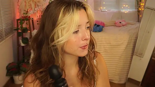 LoraDollie online show from 07.06.26