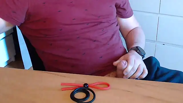 Snapshot of Seth-Pupille chatting on 04.08.26 Seth-Pupille online show from 04.08.26