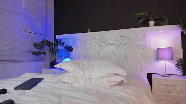angelina hilton online show from 05.11.26