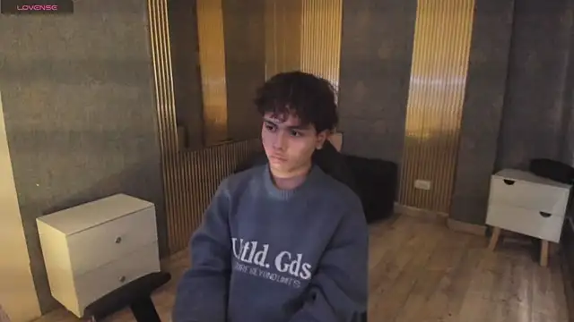 Snapshot of Elian_tay chatting on 04.06.26 Elian tay online show from 04.06.26