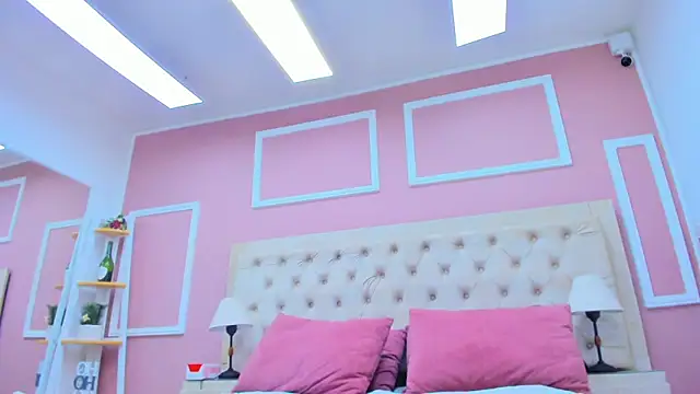 Snapshot of lala_ink_ chatting on 04.06.26 lala ink online show from 04.06.26