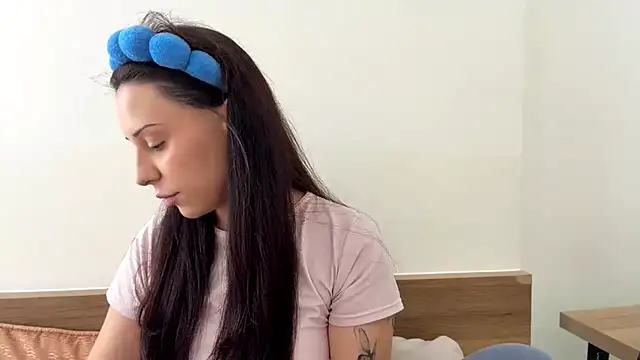 VinitaAskia online show from 04.23.26