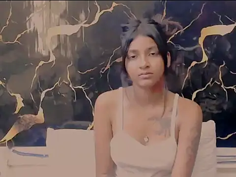 Snapshot of Cutie_pie2 chatting on 04.09.26 Cutie pie2 online show from 04.09.26