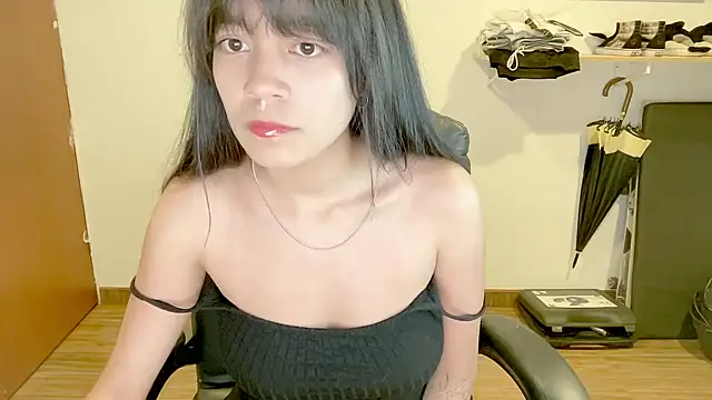 Snapshot of _Oxxme chatting on 06.18.26 Oxxme online show from 06.18.26