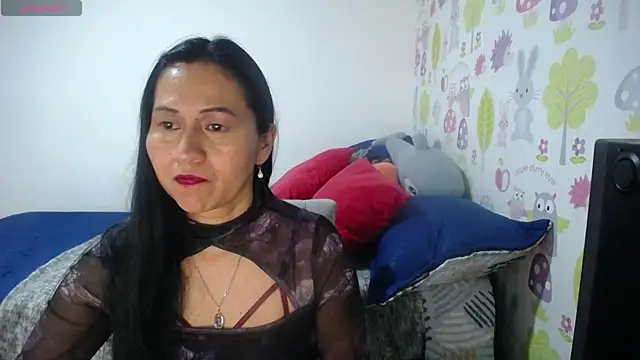 Snapshot of Tyna_b chatting on 06.20.26 Tyna b online show from 06.20.26