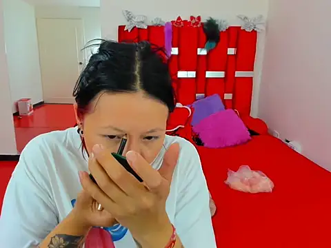 scarlett red 1 online show from 06.03.26