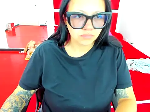 scarlett red 1 online show from 06.04.26