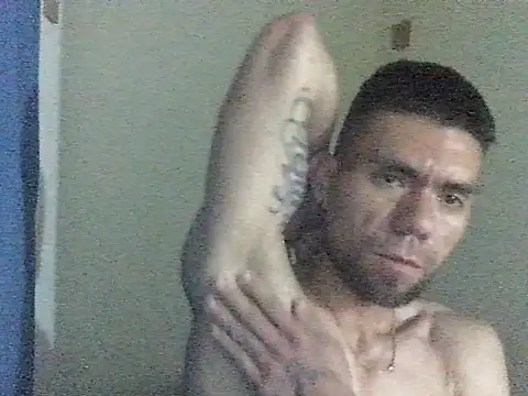 Snapshot of thomas2wood chatting on 05.21.26 thomas2wood online show from 05.21.26