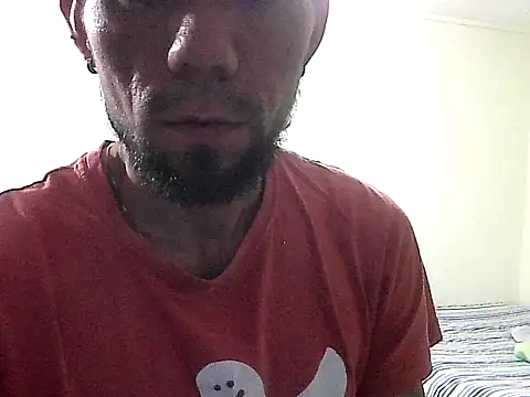 Snapshot of thomas2wood chatting on 06.05.26 thomas2wood online show from 06.05.26