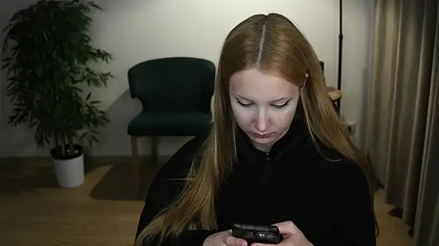 AlmedaWalmer online show from 04.07.26