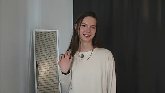 Snapshot of GaleAntrobus chatting on 04.09.26 GaleAntrobus online show from 04.09.26