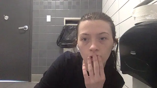 Munchkinbaby72318 online show from 05.01.26
