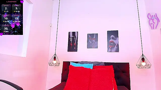 hilary banks1 online show from 07.26.26