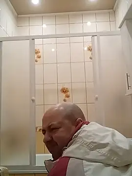 Snapshot of Luceriusbigass chatting on 12.09.24 Luceriusbigass online show from 12.09.24