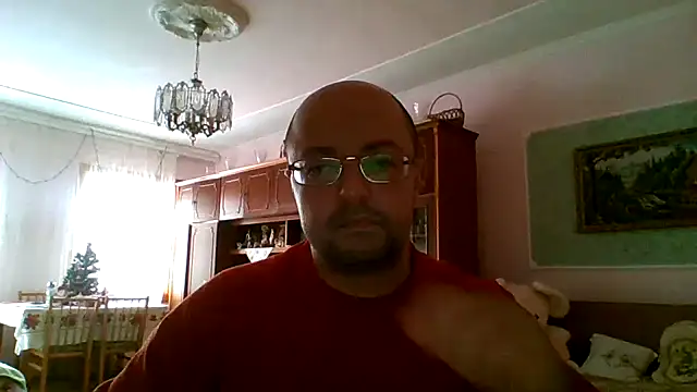 Snapshot of Luceriusbigass chatting on 12.14.24 Luceriusbigass online show from 12.14.24