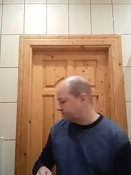 Snapshot of Luceriusbigass chatting on 12.20.24 Luceriusbigass online show from 12.20.24