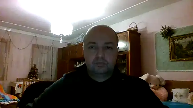 Snapshot of Luceriusbigass chatting on 12.23.24 Luceriusbigass online show from 12.23.24