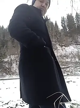 Snapshot of Luceriusbigass chatting on 12.25.24 Luceriusbigass online show from 12.25.24