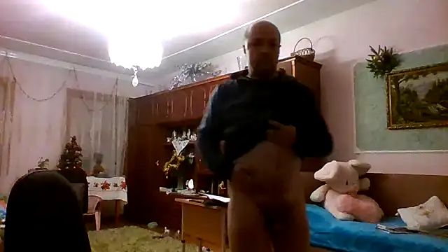 Snapshot of Luceriusbigass chatting on 12.27.24 Luceriusbigass online show from 12.27.24