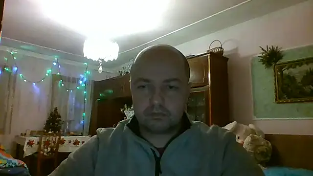 Snapshot of Luceriusbigass chatting on 01.05.25 Luceriusbigass online show from 01.05.25