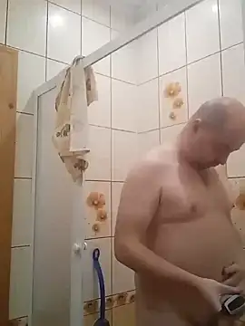 Snapshot of Luceriusbigass chatting on 02.11.25 Luceriusbigass online show from 02.11.25