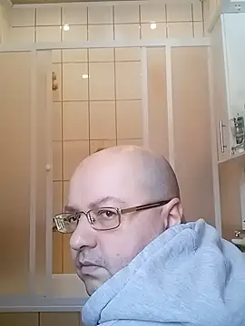 Snapshot of Luceriusbigass chatting on 02.22.25 Luceriusbigass online show from 02.22.25