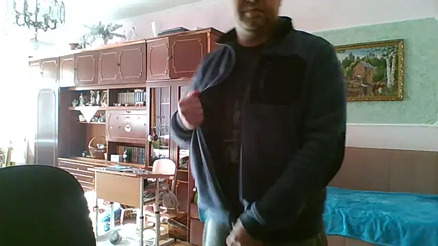 Snapshot of Luceriusbigass chatting on 02.23.25 Luceriusbigass online show from 02.23.25