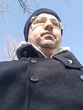 Snapshot of Luceriusbigass chatting on 02.25.25 Luceriusbigass online show from 02.25.25