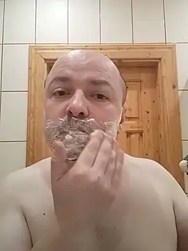 Snapshot of Luceriusbigass chatting on 02.25.25 Luceriusbigass online show from 02.25.25