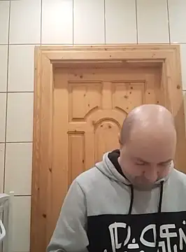 Snapshot of Luceriusbigass chatting on 02.27.25 Luceriusbigass online show from 02.27.25