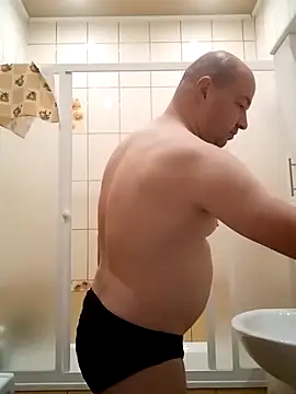 Snapshot of Luceriusbigass chatting on 11.06.25 Luceriusbigass online show from 11.06.25