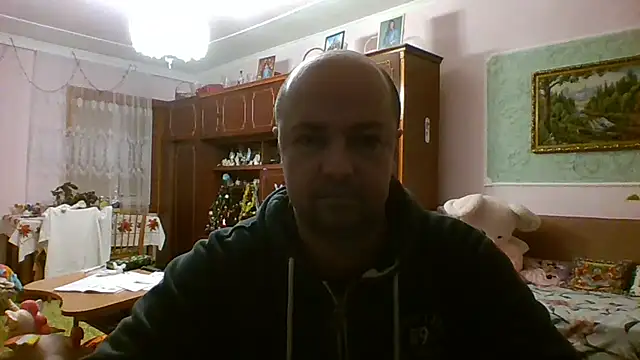 Snapshot of Luceriusbigass chatting on 12.04.25 Luceriusbigass online show from 12.04.25