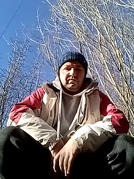 Snapshot of Luceriusbigass chatting on 12.15.25 Luceriusbigass online show from 12.15.25