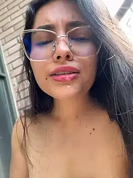 Snapshot of VioletRousee chatting on 06.25.26 VioletRousee online show from 06.25.26