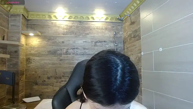 Sophie Copers online show from 04.25.26