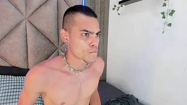 Snapshot of RomeoBoselli__ chatting on 04.09.26 RomeoBoselli online show from 04.09.26