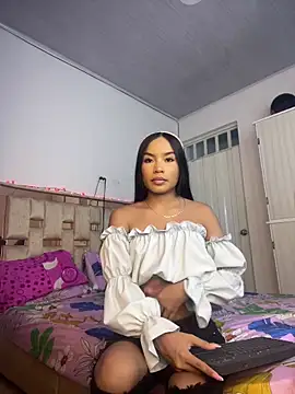 Snapshot of pocahontasbaby_ chatting on 05.27.26 pocahontasbaby online show from 05.27.26