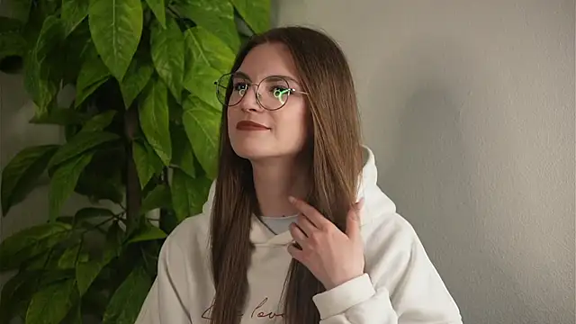 Snapshot of ToyaEssex chatting on 04.09.26 ToyaEssex online show from 04.09.26