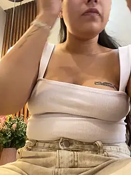 Snapshot of Hana-Parker chatting on 05.20.26 Hana-Parker online show from 05.20.26