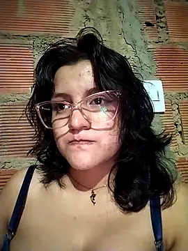 Snapshot of sienna_elara chatting on 04.08.26 sienna elara online show from 04.08.26