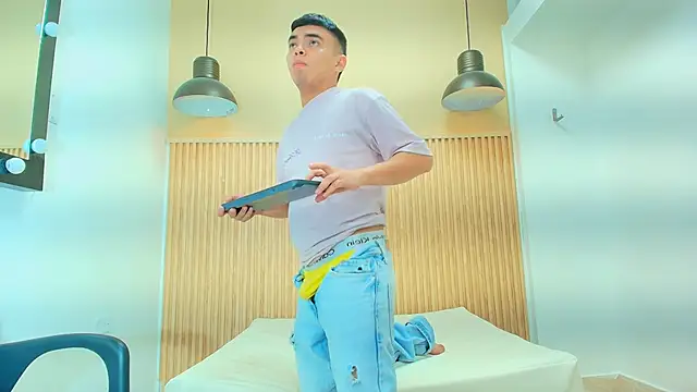 Snapshot of THIAM_KELLER1 chatting on 04.08.26 THIAM KELLER1 online show from 04.08.26