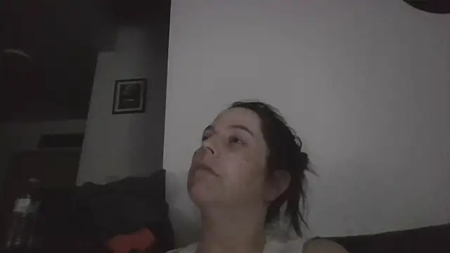Snapshot of lily1982 chatting on 04.28.26 lily1982 online show from 04.28.26